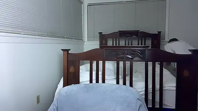 Snapshot of YUMIandbigWOLF chatting on February 21, 2026, 4:25 am YUMIandbigWOLF online show from February 21, 2026, 4:25 am