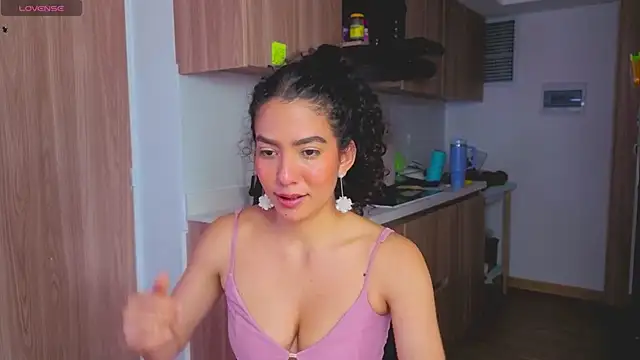 Snapshot of arteverena chatting on May 19, 2026, 6:15 pm arteverena online show from May 19, 2026, 6:15 pm