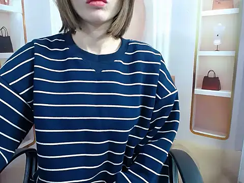 Snapshot of Love_bug15 chatting on January 8, 2026, 4:07 am Love bug15 online show from January 8, 2026, 4:07 am