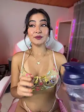 Violetta kim1 online show from April 15, 2026, 9:59 pm