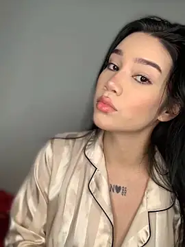 Ambar R0SSE online show from February 19, 2025, 4:55 am