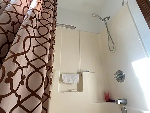 JordanSilk online show from June 15, 2026, 12:38 pm