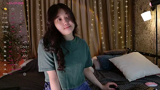 Snapshot of FreyaRaya chatting on February 5, 2026, 3:24 am FreyaRaya online show from February 5, 2026, 3:24 am