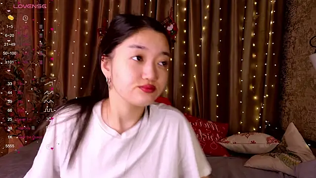 Snapshot of FreyaRaya chatting on December 21, 2025, 3:30 am FreyaRaya online show from December 21, 2025, 3:30 am