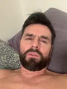 Snapshot of TB1977DK chatting on February 10, 2026, 11:31 am TB1977DK online show from February 10, 2026, 11:31 am