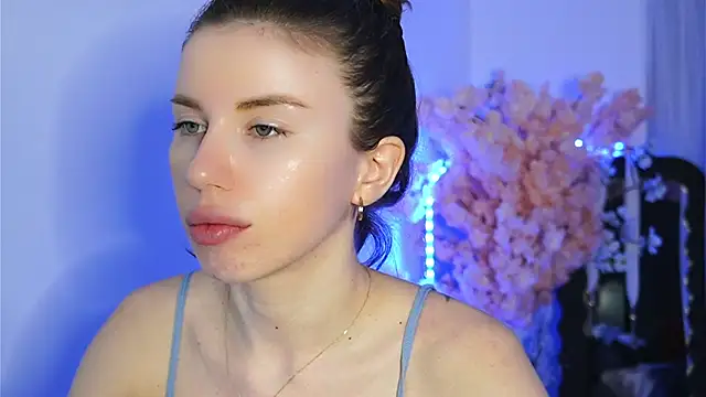 ivyleague  online show from March 25, 2026, 6:18 pm