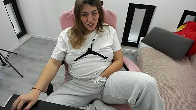 Dyana Kaylinn online show from March 28, 2026, 5:41 am