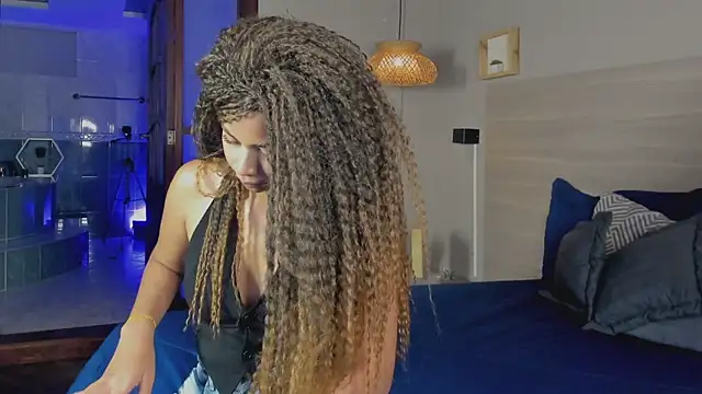 nayah   online show from October 11, 2025, 7:59 pm