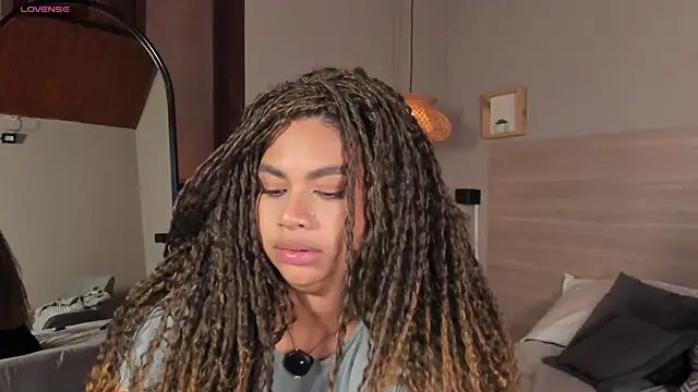 nayah   online show from April 16, 2026, 9:39 pm