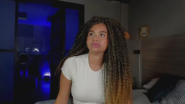 nayah   online show from October 9, 2025, 7:47 pm