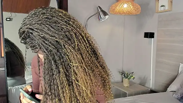 nayah   online show from March 31, 2026, 8:11 pm