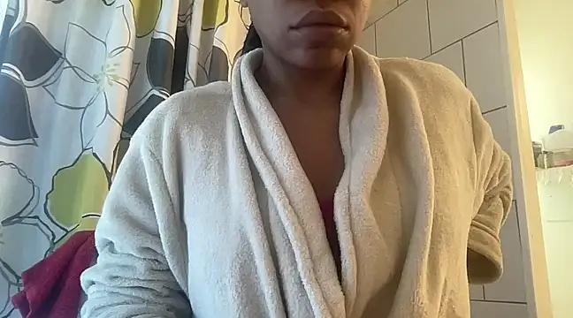 Snapshot of MommyConfident chatting on February 14, 2025, 8:48 pm MommyConfident online show from February 14, 2025, 8:48 pm