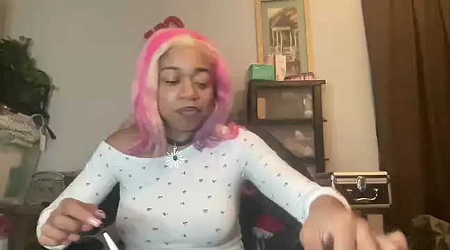 Snapshot of MommyConfident chatting on March 8, 2025, 3:39 am MommyConfident online show from March 8, 2025, 3:39 am