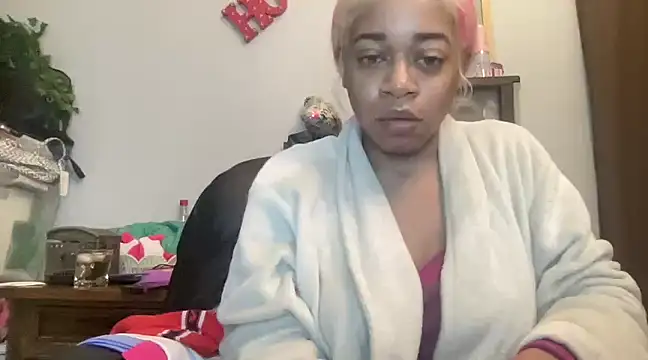 Snapshot of MommyConfident chatting on March 15, 2025, 5:41 am MommyConfident online show from March 15, 2025, 5:41 am