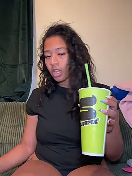 VanessaBling online show from March 26, 2026, 1:04 am