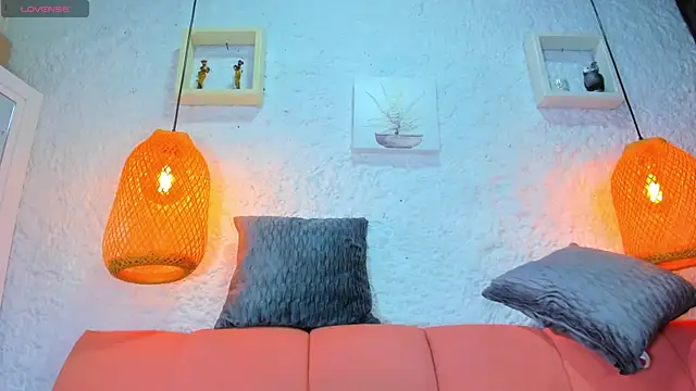 emiily s online show from September 19, 2025, 12:09 pm