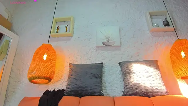 emiily s online show from September 16, 2025, 12:06 pm