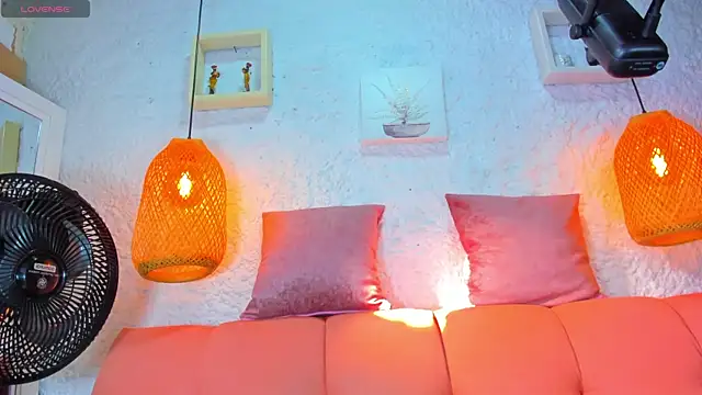 emiily s online show from September 29, 2025, 12:11 pm