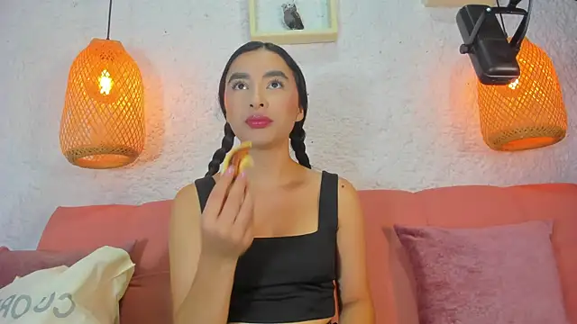 emiily s online show from November 12, 2025, 12:09 pm