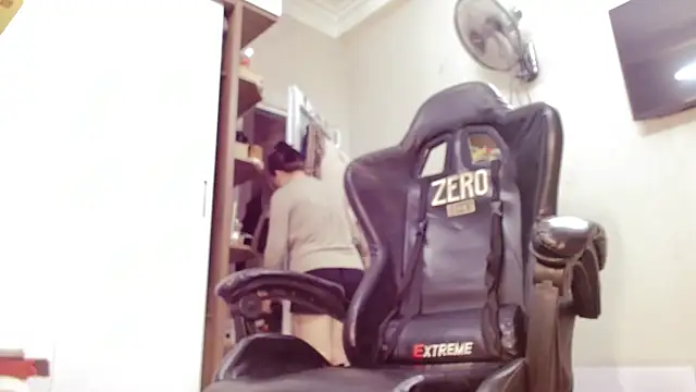 Snapshot of Alisa_Hotfeeling chatting on February 23, 2025, 4:28 am Alisa Hotfeeling online show from February 23, 2025, 4:28 am