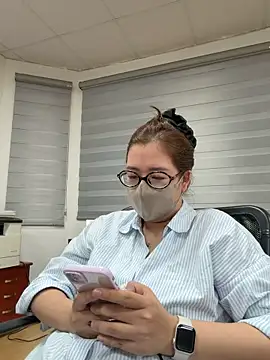 Alisa Hotfeeling online show from June 16, 2026, 4:01 am