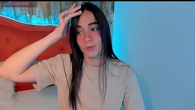 Snapshot of Emma_Sophia2 chatting on February 11, 2025, 4:33 am Emma Sophia2 online show from February 11, 2025, 4:33 am