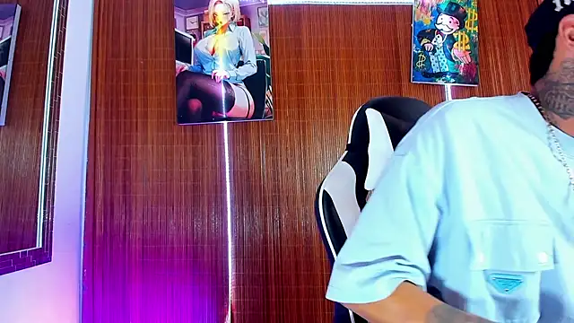 Snapshot of Liam_lee chatting on February 19, 2026, 9:01 pm Liam lee online show from February 19, 2026, 9:01 pm