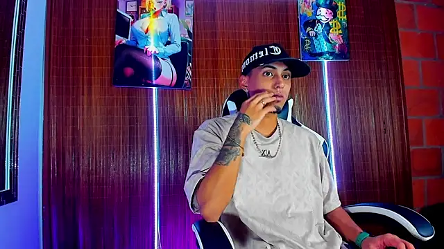 Snapshot of Liam_lee chatting on February 7, 2026, 11:13 pm Liam lee online show from February 7, 2026, 11:13 pm