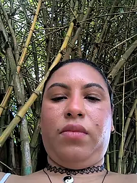 Francesca ferrari online show from November 7, 2025, 2:43 pm