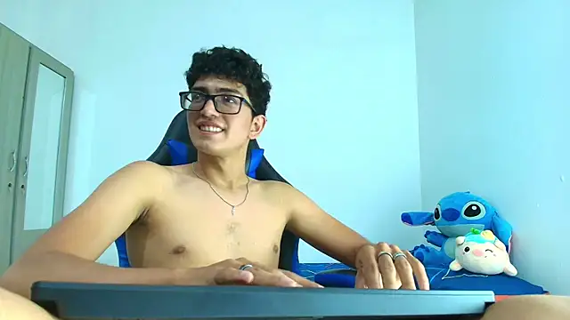 TylerWhite  online show from March 22, 2025, 10:26 pm