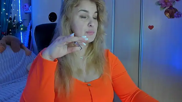 Snapshot of CoraSwon chatting on February 3, 2026, 7:30 pm CoraSwon online show from February 3, 2026, 7:30 pm