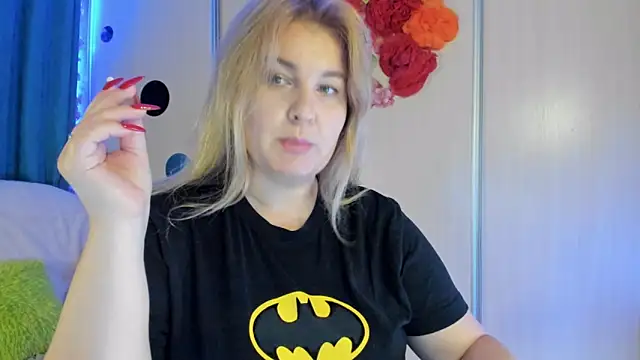 CoraSwon online show from September 18, 2025, 6:11 pm