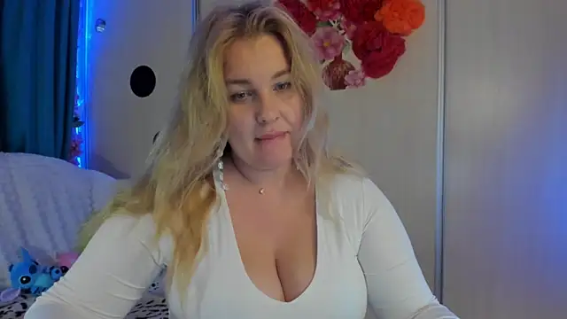 CoraSwon online show from September 25, 2025, 6:41 am