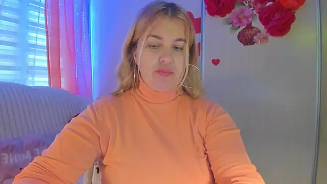 CoraSwon online show from March 18, 2025, 8:50 am