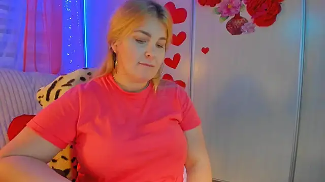 CoraSwon online show from March 19, 2025, 3:40 pm