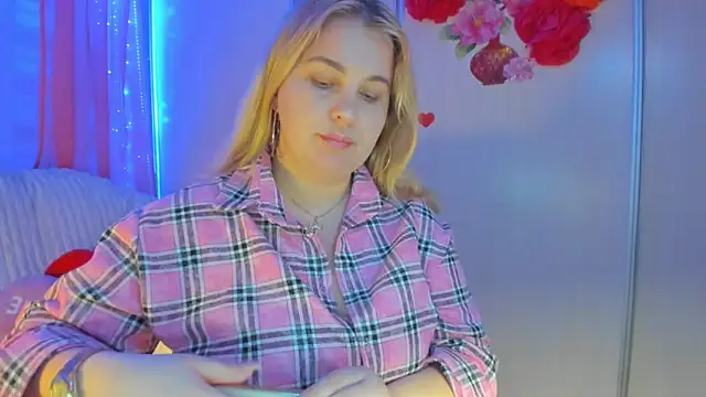 CoraSwon online show from March 16, 2025, 4:45 pm