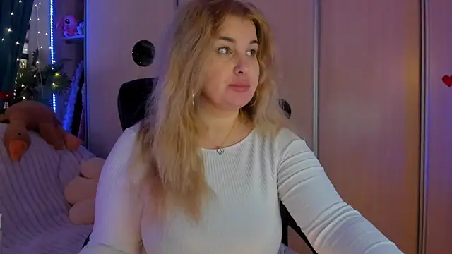 Snapshot of CoraSwon chatting on February 3, 2026, 7:24 am CoraSwon online show from February 3, 2026, 7:24 am