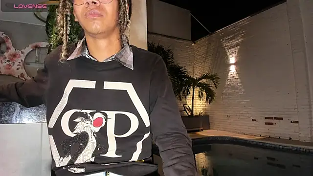 Maxim-Walker online show from December 19, 2025, 3:32 am