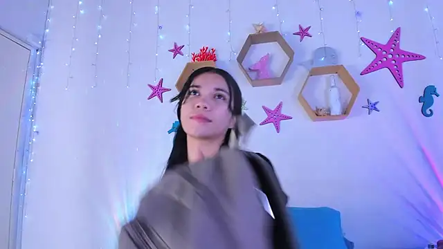 Emiily Parkerr online show from October 17, 2025, 3:10 am