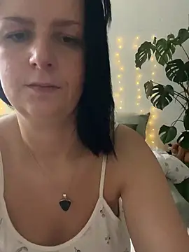 Off  Melonenmandy online show from May 6, 2026, 5:11 am