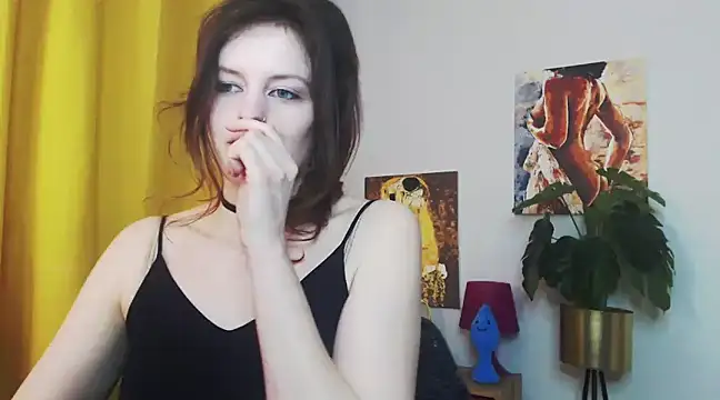 Snapshot of juicyNadine chatting on February 5, 2025, 9:25 am juicyNadine online show from February 5, 2025, 9:25 am