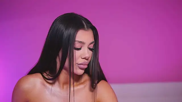 NatyDesiree online show from March 13, 2025, 5:00 am