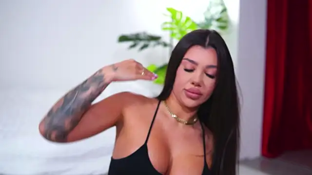 NatyDesiree online show from September 18, 2025, 7:11 am