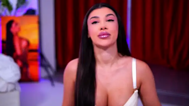 NatyDesiree online show from December 4, 2025, 4:44 am