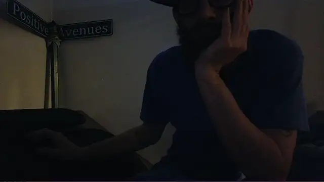 pantslesstraveler plt online show from January 27, 2025, 4:22 pm