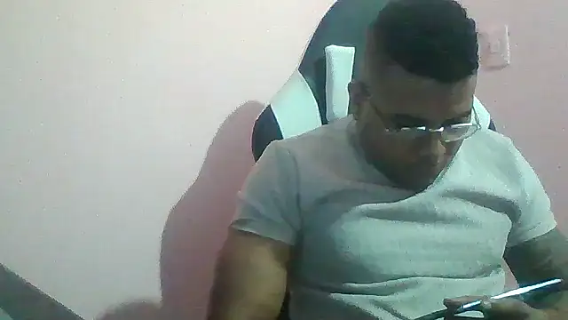 SaucyAffair0 online show from July 5, 2026, 2:05 am