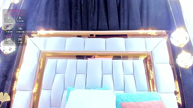 Snapshot of RileySweett chatting on October 26, 2025, 11:43 am RileySweett online show from October 26, 2025, 11:43 am