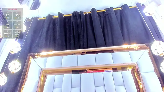 Snapshot of RileySweett chatting on November 26, 2025, 11:43 am RileySweett online show from November 26, 2025, 11:43 am