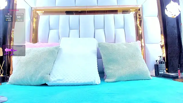 Snapshot of RileySweett chatting on November 27, 2025, 11:43 am RileySweett online show from November 27, 2025, 11:43 am