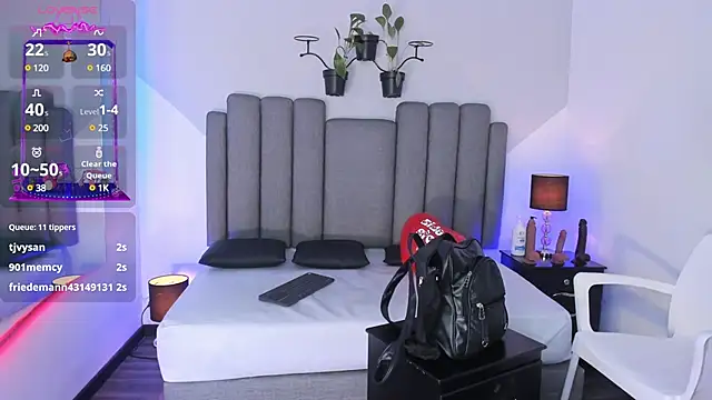 karol rivera  online show from February 12, 2025, 10:56 am